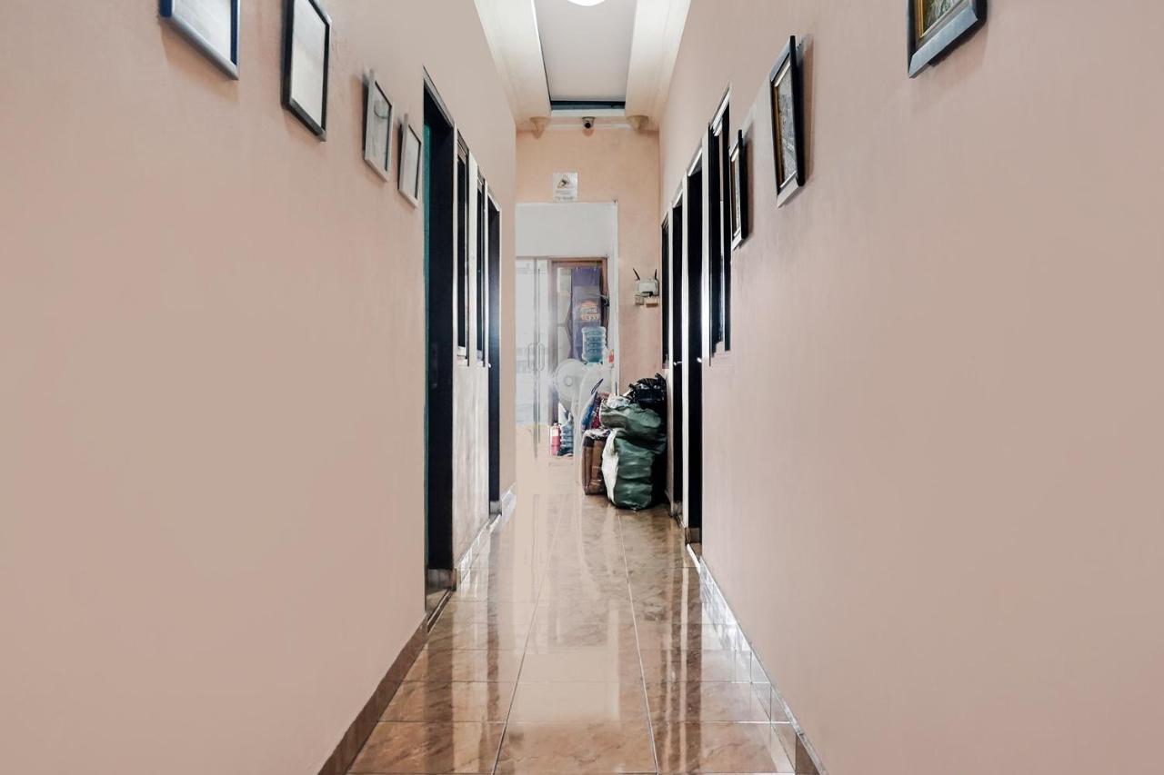 ג'קרטה Oyo 91754 Wisma Tiqita Syariah מראה חיצוני תמונה